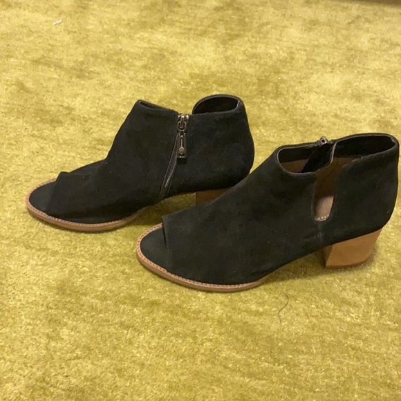 Blondo Waterproof Napa Peep Toe Blocked Bootie 9.5 Medium Black Never Worn - Picture 3 of 14